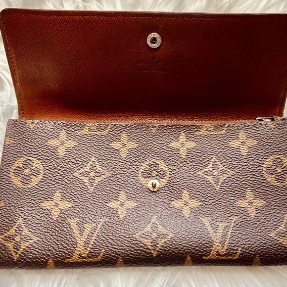 LOUIS VUITTON Monogram Wallet - Picture 5 of 9